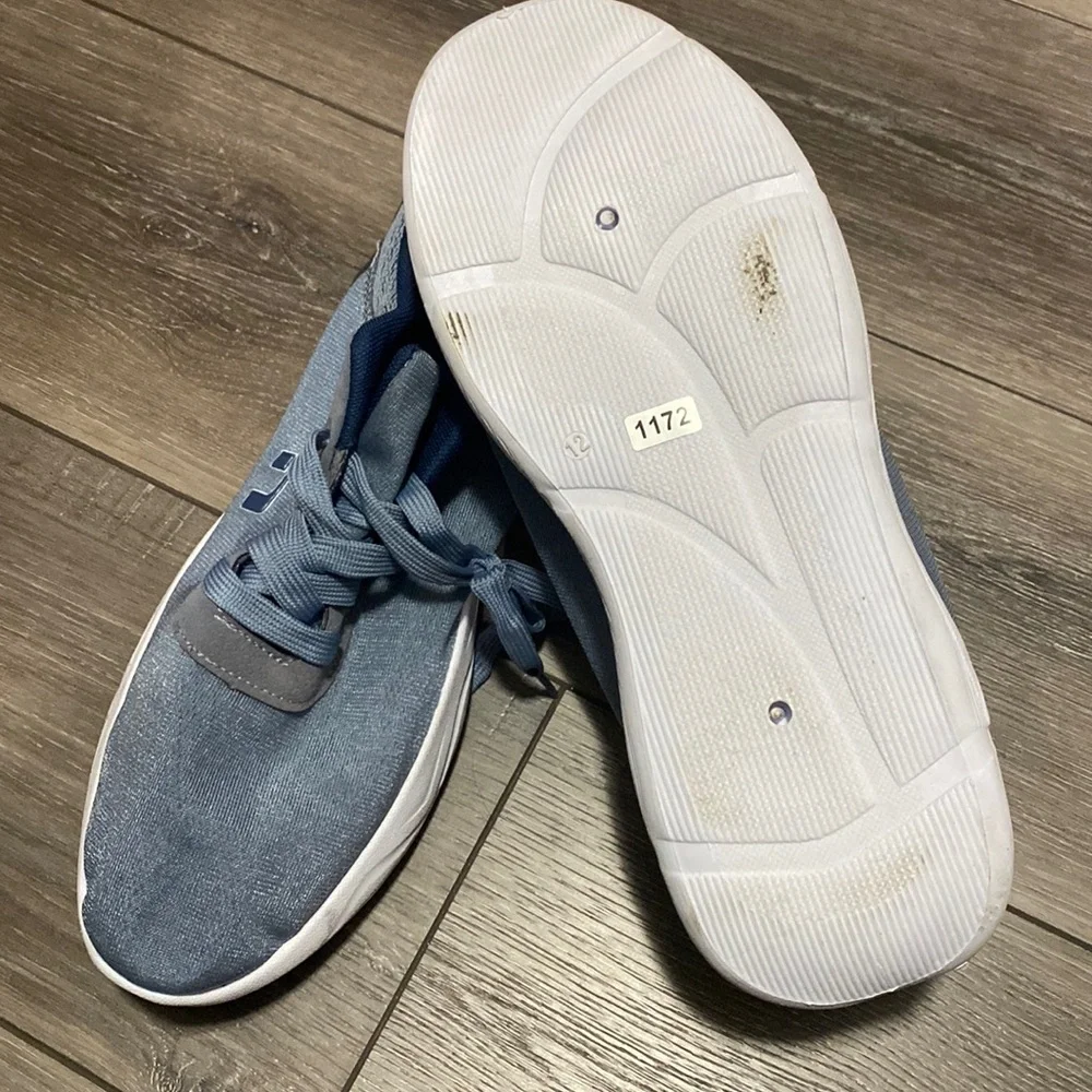 NWT! Hind Blue Sneakers‎